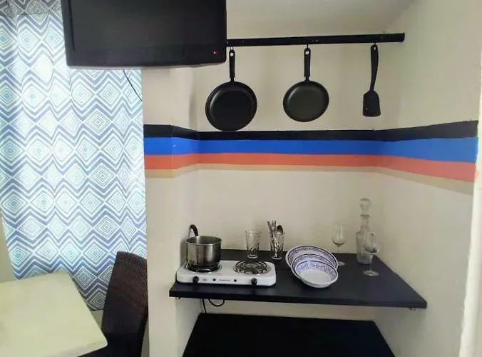5th Avenue 2 Blocks Away Private Studio *
