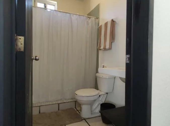 5th Avenue 2 Blocks Away Private Studio
